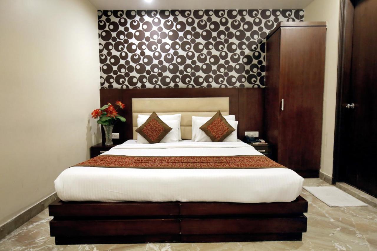Hotel Paradise Inn-A Boutique Hotel Delhi Нью-Дели Экстерьер фото